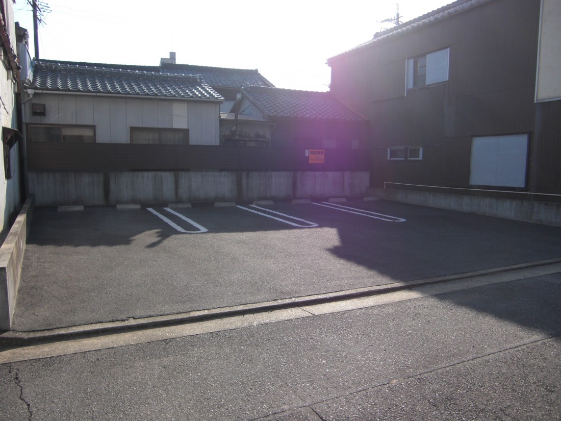 花崗町1丁目貸駐車場C