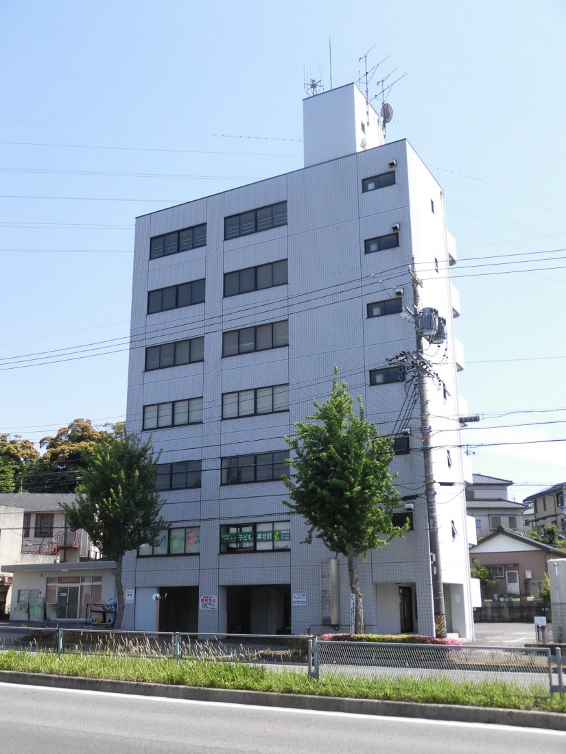 岡崎環状線沿いテナントビル・車でのアクセス便利です！敷地外駐車場あり！事務所におすすめ！