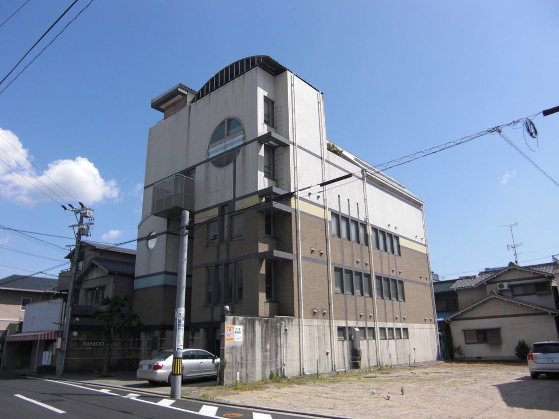 市役所・バス通り近く♪エレベーター付き事務所！