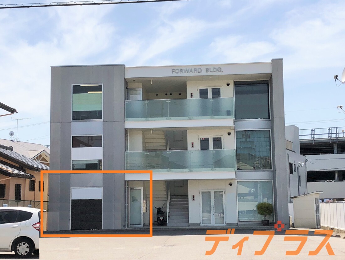 バス通り沿いのオシャレなビルです！人気の１階物件！ロードサイド！独立開業向け物件です！駐車場２台あり！