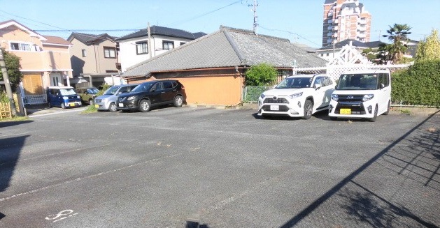 井田町荒居足立様貸駐車場
