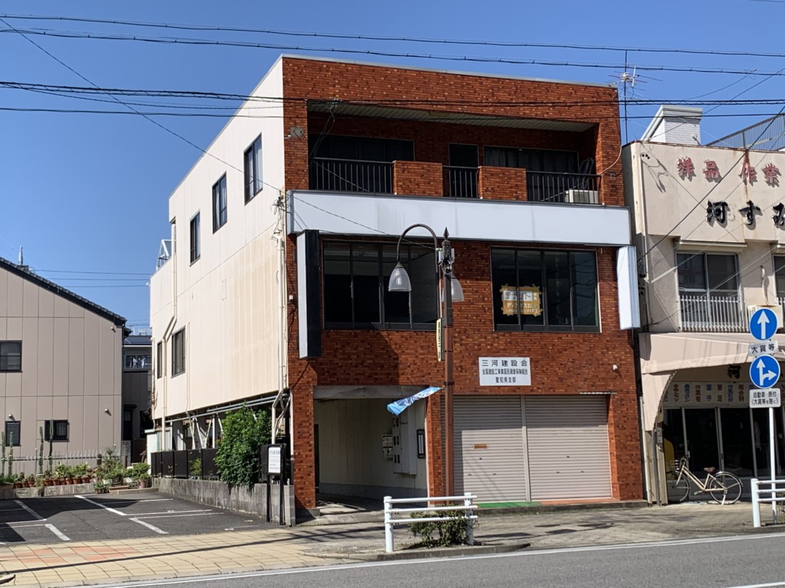 バス通り沿い・事務所におすすめ！A・B一括賃貸もご相談出来ます☆