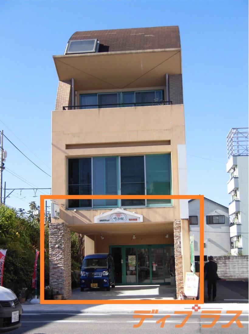 東岡崎駅から西へまっすぐ徒歩3分の好立地店舗！！カフェやテイクアウトなど軽飲食も可！！駐車場付き！