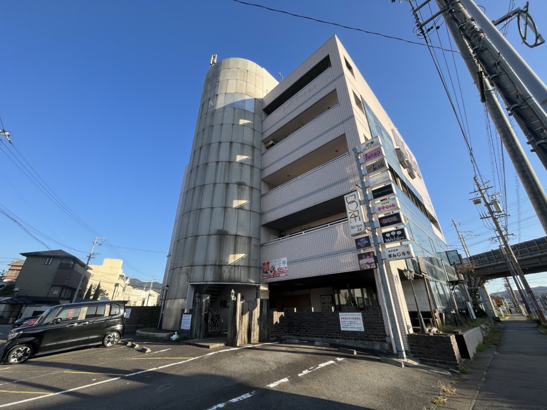 幸田駅まで徒歩5分の2階貸店舗物件です！