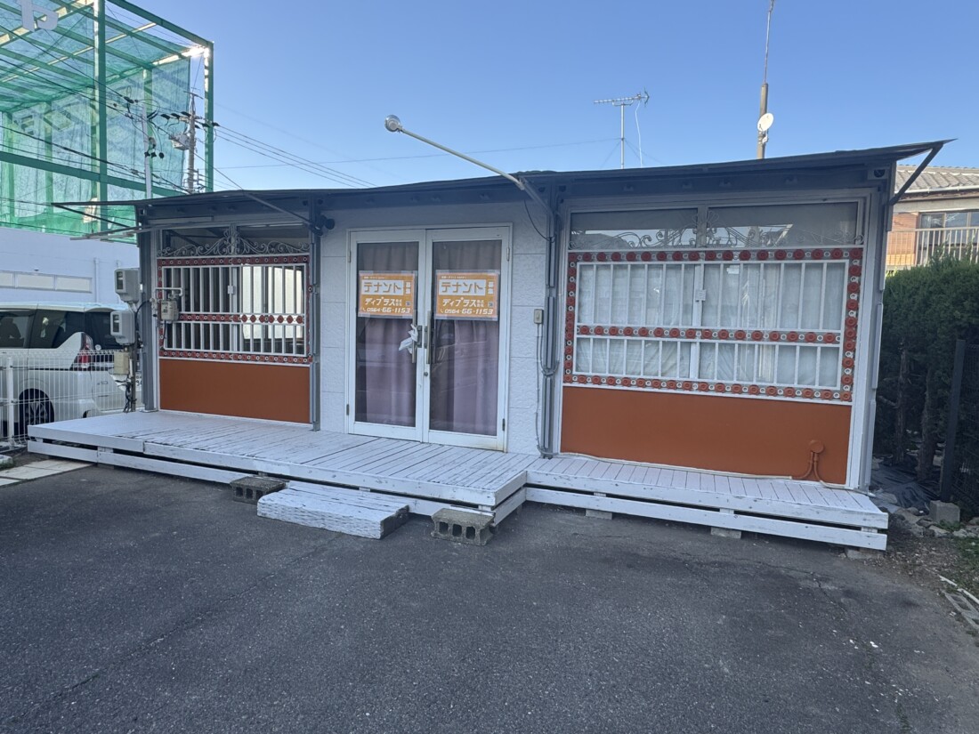 駐車場5台以上！平屋建ての貸倉庫です！資材置場等にも！！