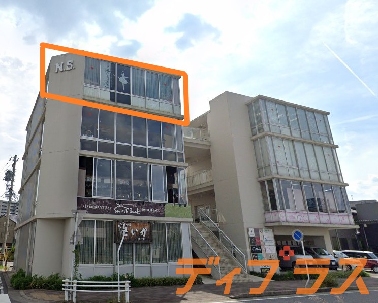 愛環岡崎駅徒歩4分の好立地！！広々約３６坪・４階！共用駐車場あり！！業種等ご相談ください！！