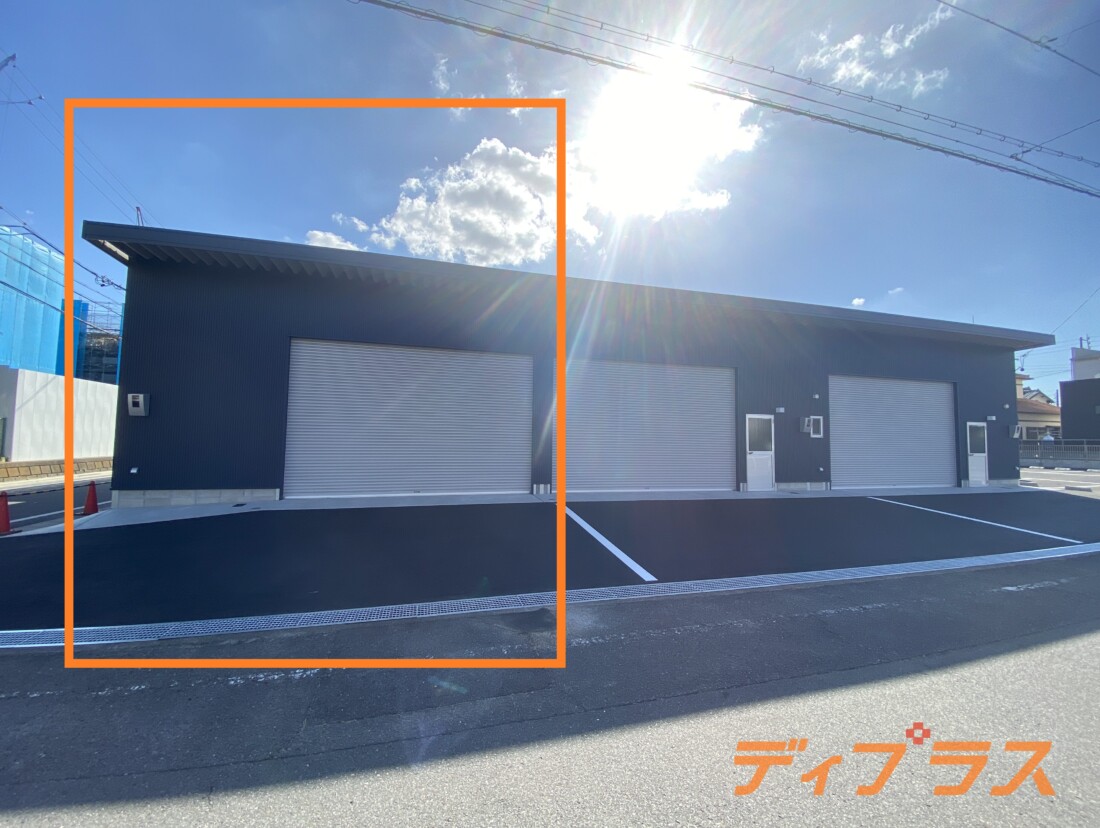２０２３年築・電動シャッター付！城南町・約２０坪の貸倉庫出ました！
