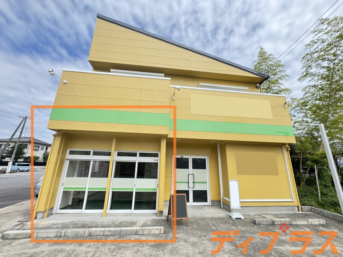 前面駐車場付き！ロードサイド貸店舗です！倉庫としても！