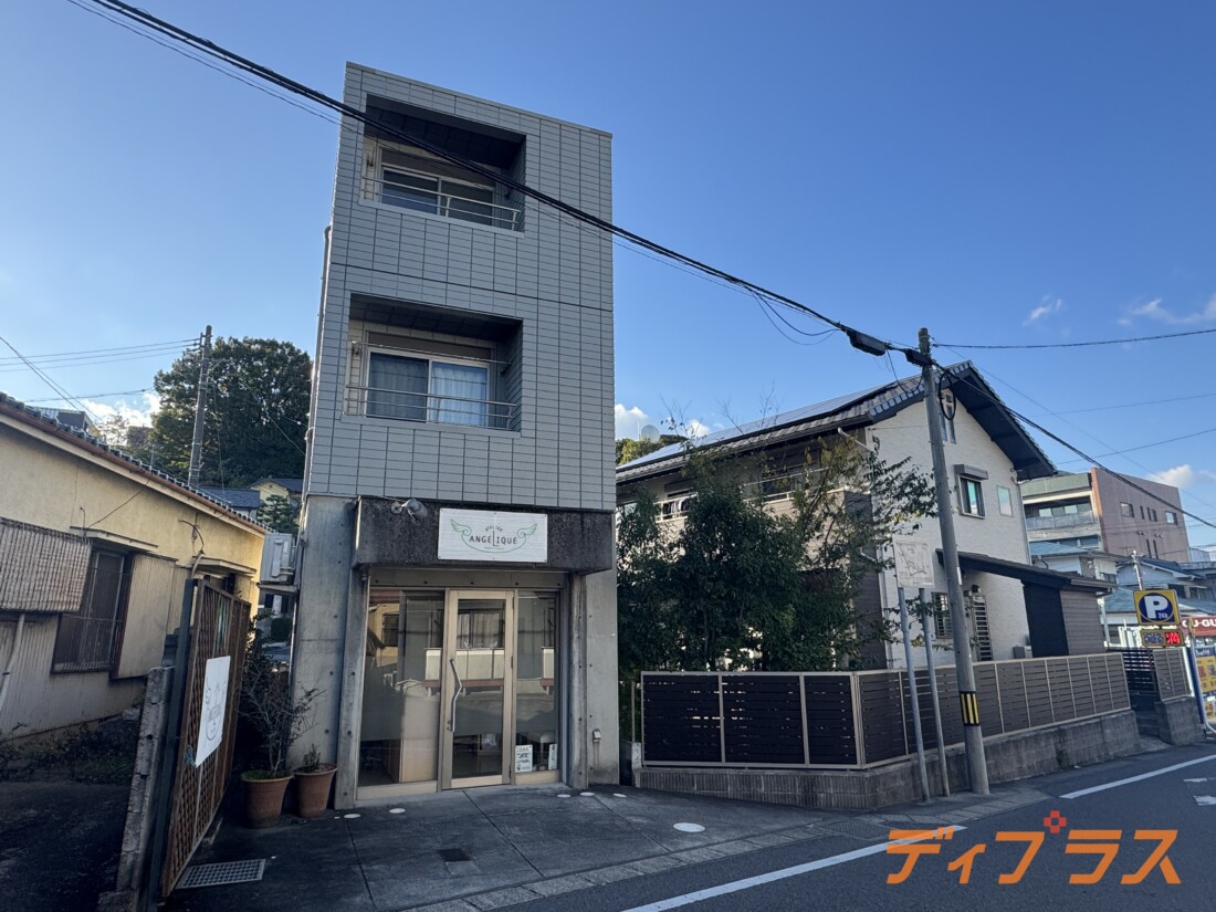 東岡崎駅徒歩４分の好立地！１階の店舗物件です！駐車場も２台あります◎