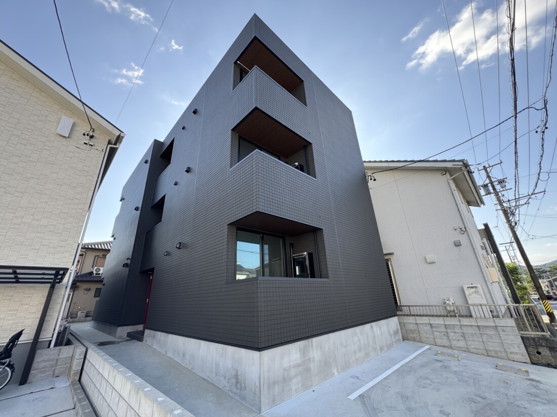 幸田駅徒歩７分・築浅２０２４年６月築！角部屋です◎事務所利用・エステやネイルのプライベートサロン等に！敷地外駐車場もご案内可能です！