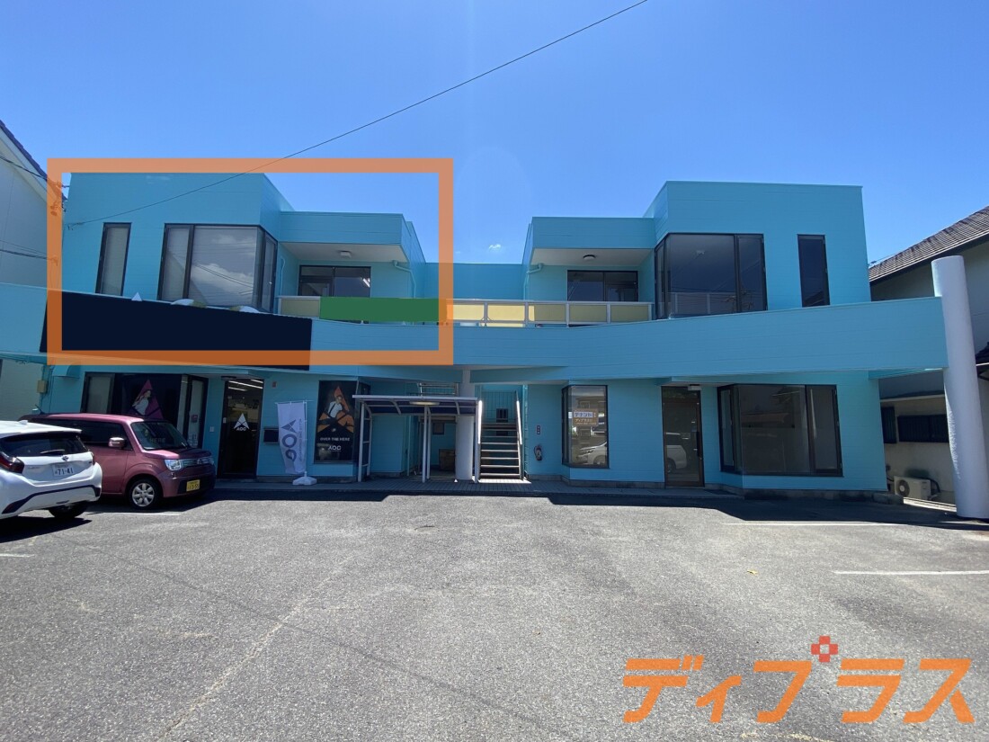 ＪＲ岡崎駅から徒歩内！広々１９坪で窓も多く明るい室内！敷地内駐車場２台込み！事務所・営業所などにおすすめ！