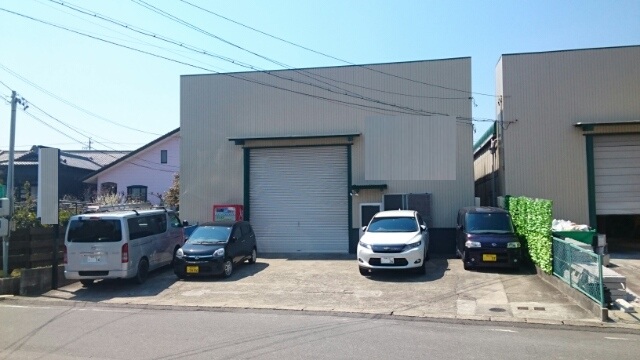 国道１号線・美合町西交差点スグの事務所付倉庫！！前面５台程度駐車スペースあります！！