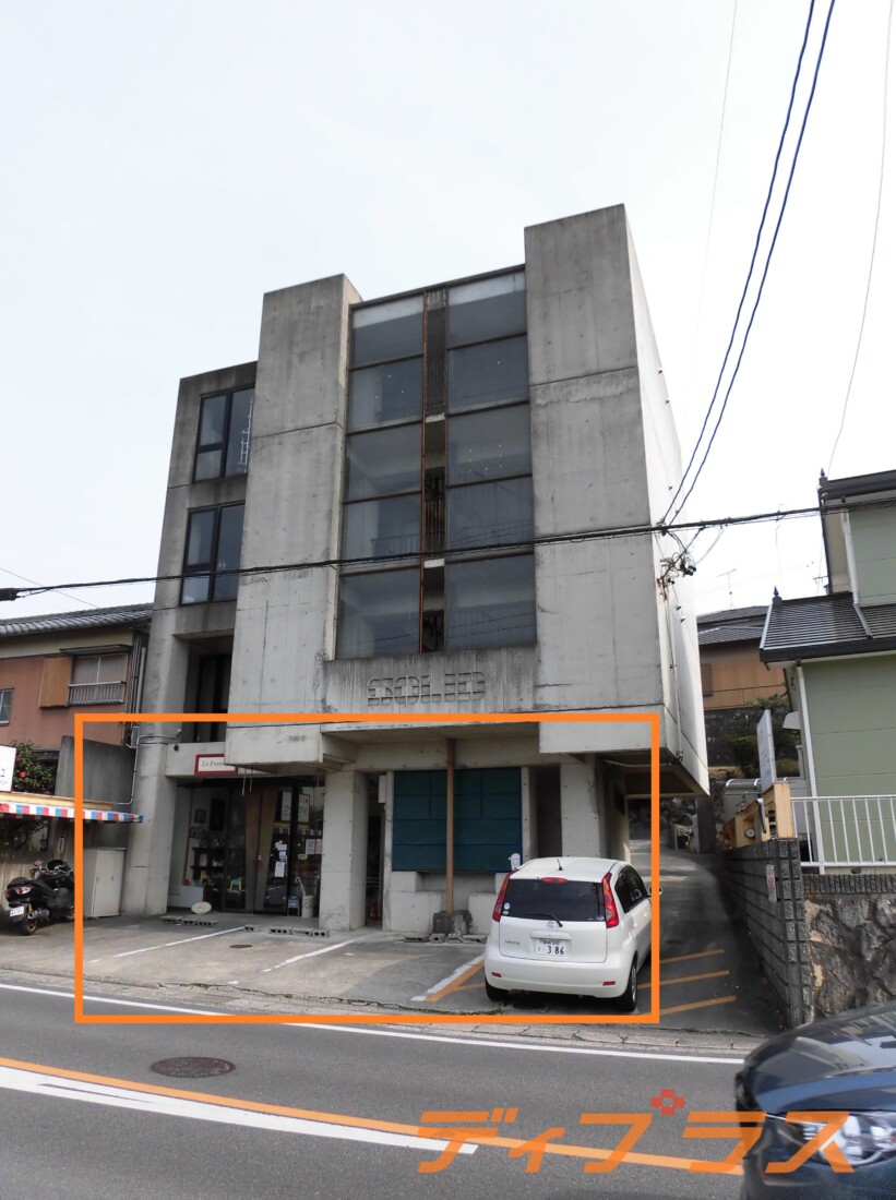 ウィングタウン近く◎ロードサイド1階物件！駐車場3台込みです！