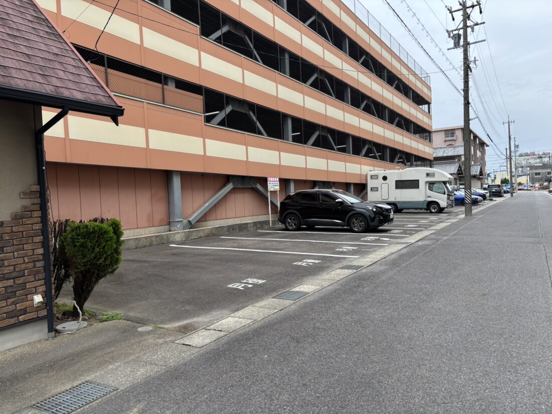 井田南町貸駐車場