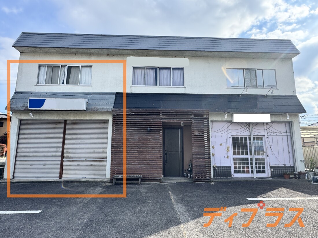 26号線沿い・上地3丁目交差点からすぐ！居酒屋居抜き住居付き店舗です！礼金なし！駐車場は専用2台・他共用あり！