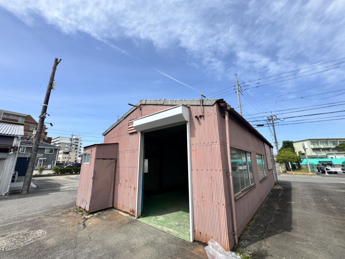 上和田町・約２1坪の倉庫出ました☆駐車場も最大6台使えます！業種はお問合せ下さい！！