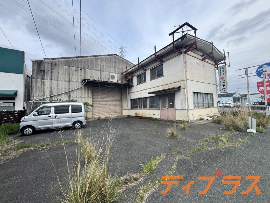 県道沿い！希少な倉庫物件です！！